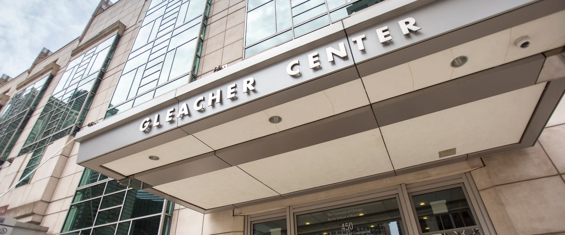  Exterior view of the Chicago Booth Gleacher Center